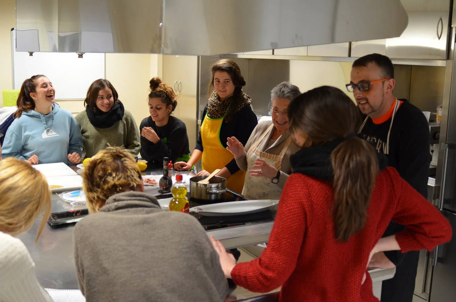 Taller intergeneracional del projecte Cuinem Generacions